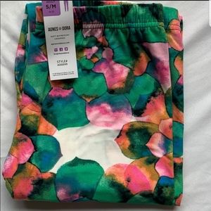 Small Medium leggings by Agnes & Dora